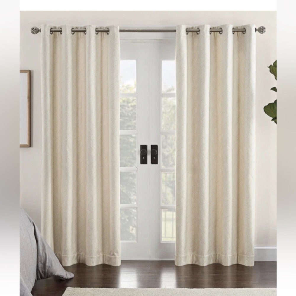 Eclipse Ambiance Geo Draft Stopper Energy Saving 100% Blackout Single Panel